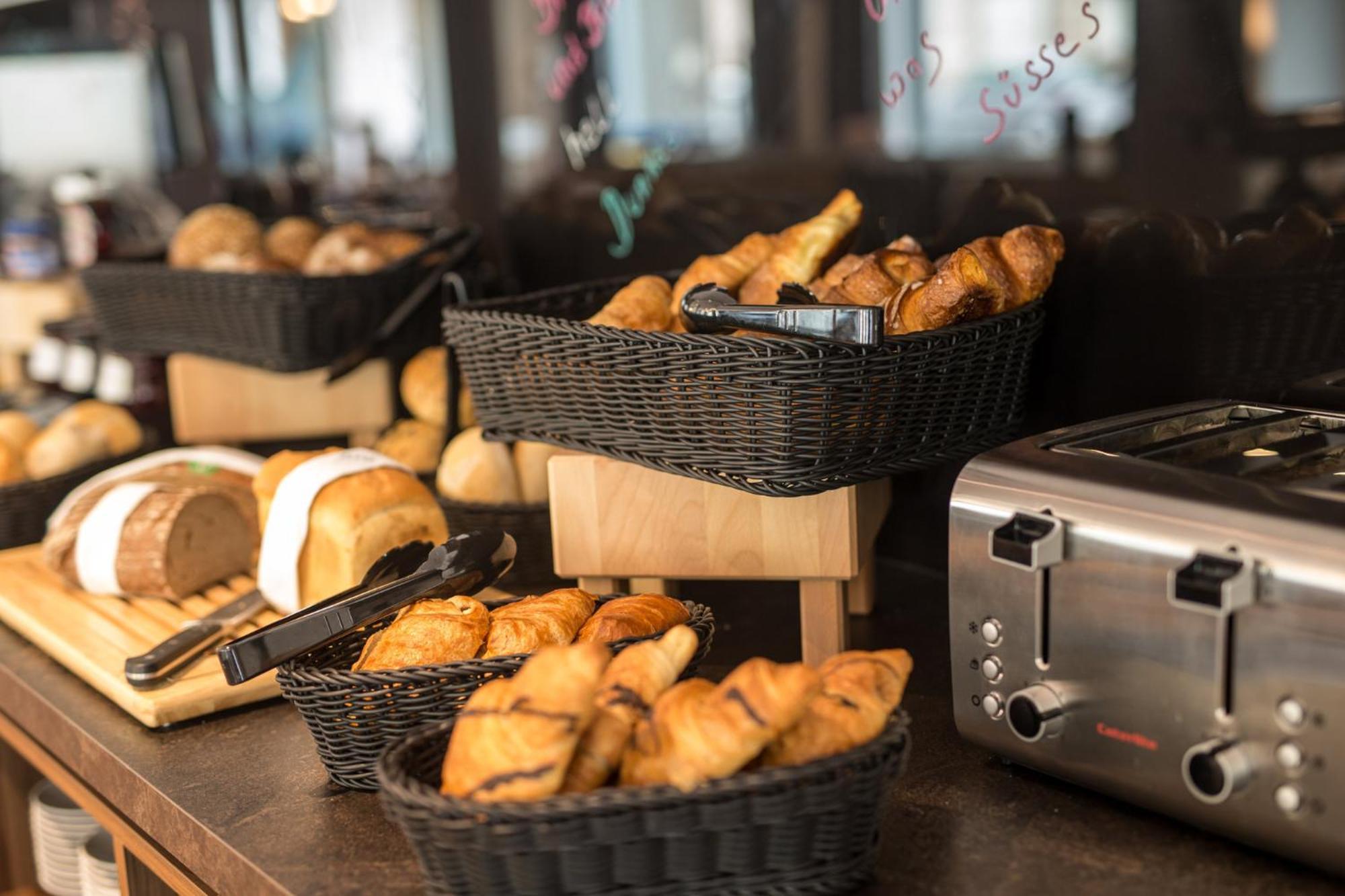 Holiday Inn - The Niu, Saddle Fuerth By Ihg מראה חיצוני תמונה