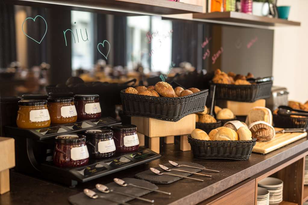 Holiday Inn - The Niu, Saddle Fuerth By Ihg מסעדה תמונה